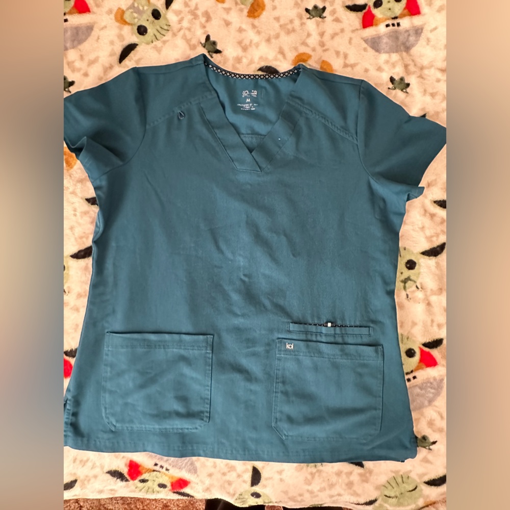 KOI Scrub set. Shirt size M and pants size S